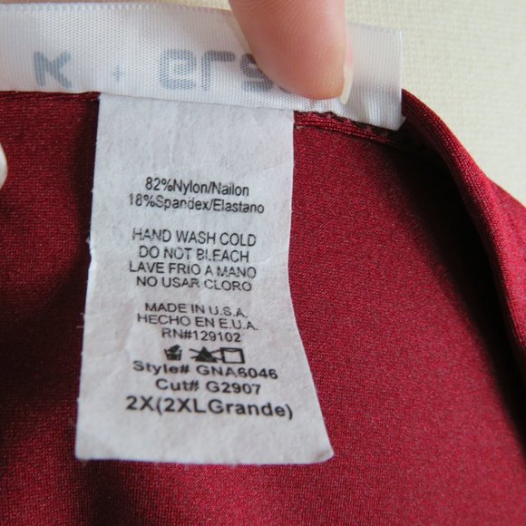 Women's Plus Red Long Sleeve Crop Top - Picture 4 of 5